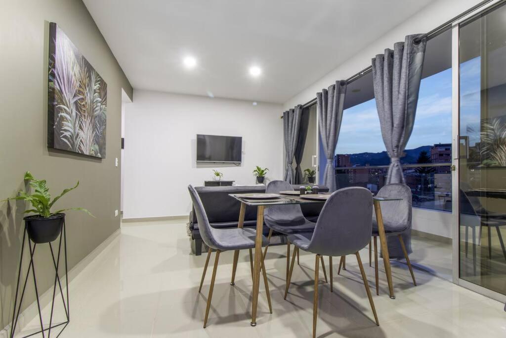 Amplio Apartamento En Calasanz - Estadio Меделин Екстериор снимка