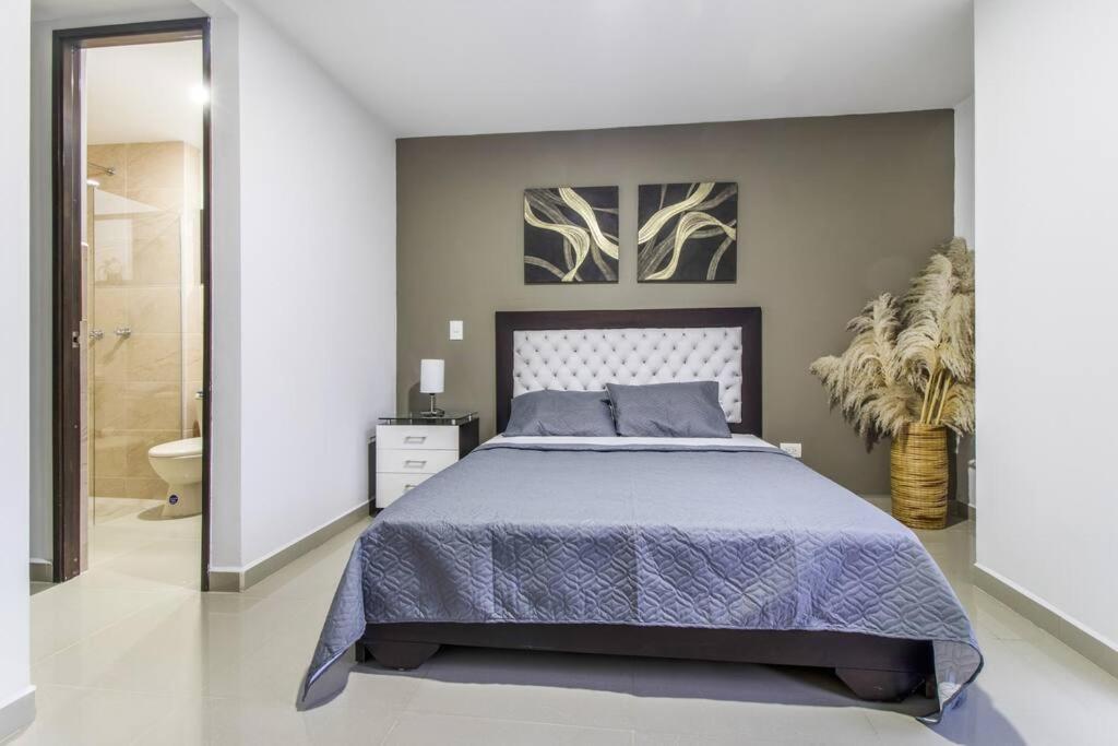 Amplio Apartamento En Calasanz - Estadio Меделин Екстериор снимка