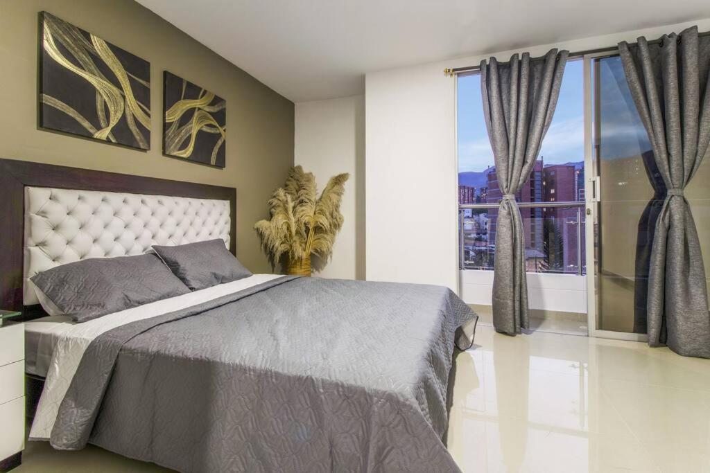 Amplio Apartamento En Calasanz - Estadio Меделин Екстериор снимка