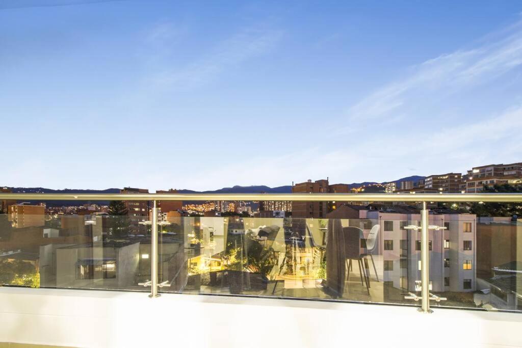 Amplio Apartamento En Calasanz - Estadio Меделин Екстериор снимка