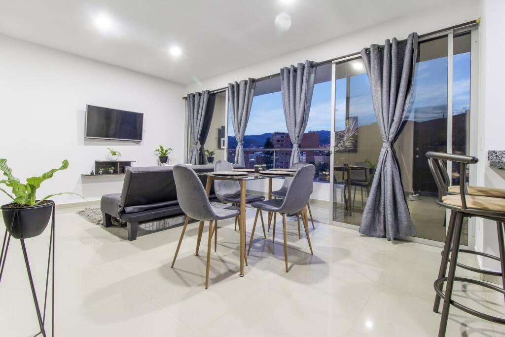 Amplio Apartamento En Calasanz - Estadio Меделин Екстериор снимка
