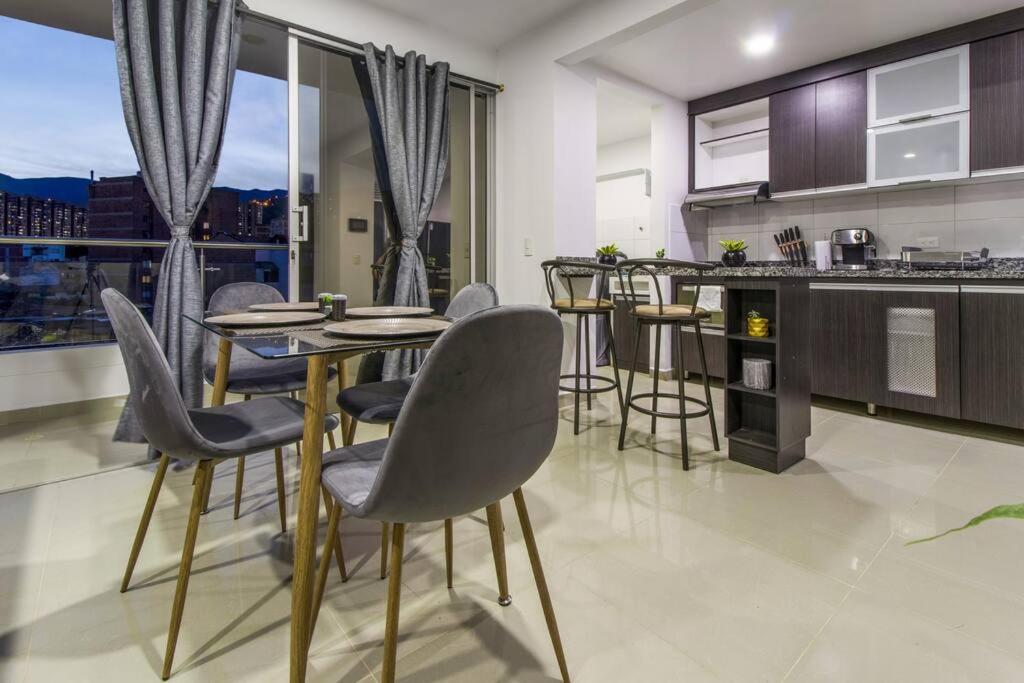 Amplio Apartamento En Calasanz - Estadio Меделин Екстериор снимка