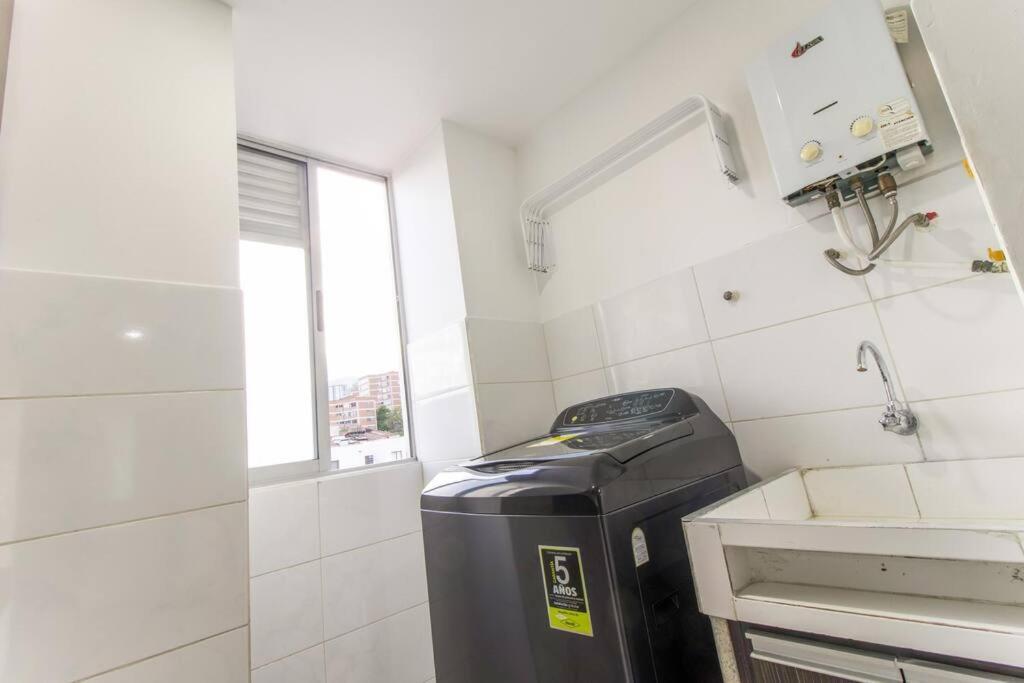 Amplio Apartamento En Calasanz - Estadio Меделин Екстериор снимка