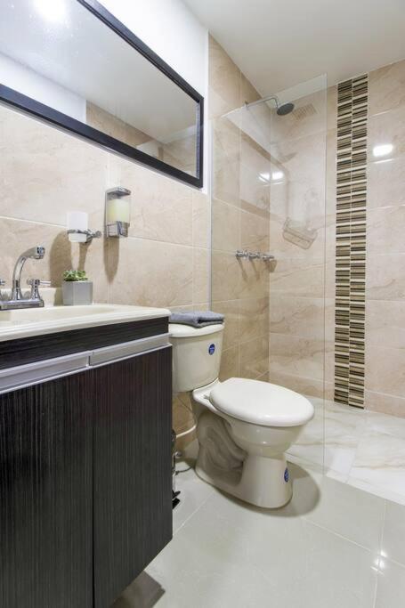 Amplio Apartamento En Calasanz - Estadio Меделин Екстериор снимка
