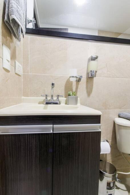 Amplio Apartamento En Calasanz - Estadio Меделин Екстериор снимка
