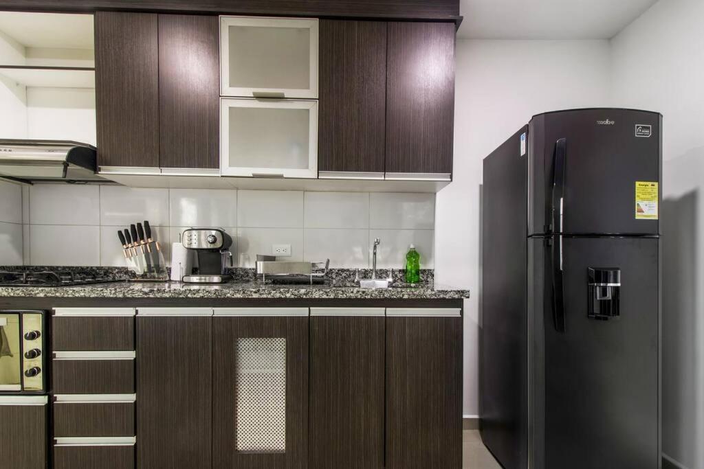 Amplio Apartamento En Calasanz - Estadio Меделин Екстериор снимка