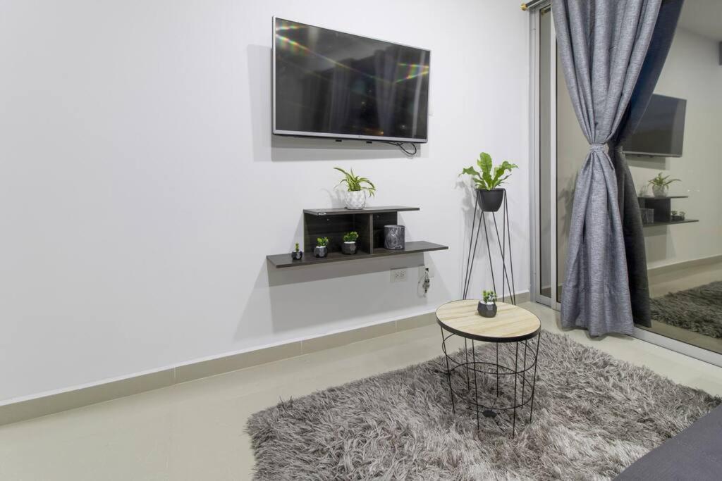 Amplio Apartamento En Calasanz - Estadio Меделин Екстериор снимка